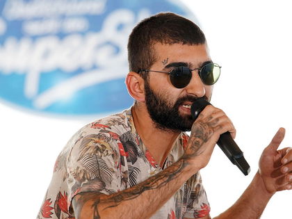Grusel-Auftritt bei DSDS: "Mein Gesicht wurde von Göttern geschnitten" - Cagris Performance schockiert Juror Dieter Bohlen