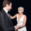 Lady Gaga zu Bradley Cooper: Lass uns heiraten! - Überraschender Verlobungs-Antrag vor den Oscars
