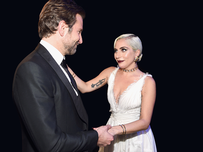 Lady Gaga zu Bradley Cooper: Lass uns heiraten! - Überraschender Verlobungs-Antrag vor den Oscars