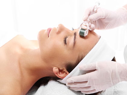 Anti-Aging-Pflege: Diese Produkte ersetzen das Microneedling - Tiefenwirksame Beauty-Booster für eine jugendliche und reine Haut