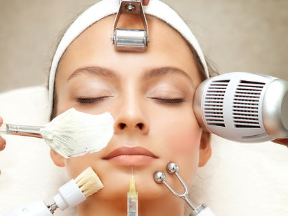 Mikrostrom Facial: Dieses Massage-Gerät wirkt wie ein 5-Minuten-Facelift