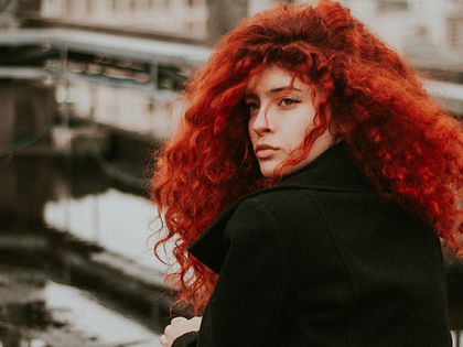 Gefärbte Haare: Dieses Produkt versiegelt deine Coloration - So hält das Blond, Rot und Brünett länger