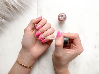 Nagellack: Mit diesem Topcoat hält die Maniküre bis zu zwei Wochen - In 30 Sekunden zur lang anhaltenden, splitterfesten Lackierung
