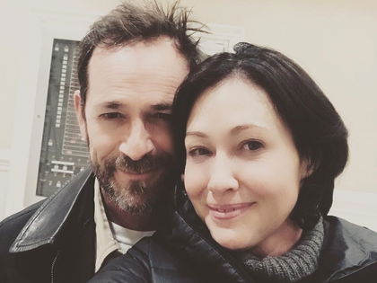 “Beverly Hills 90210“: Shannen Doherty verdankt Luke Perry ihre Rolle - Eigentlich war sie nicht für die Serienfortsetzung vorgesehen