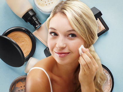 Make-up für fettige Haut: Diese Foundations sorgen wirklich für ein mattes Finish