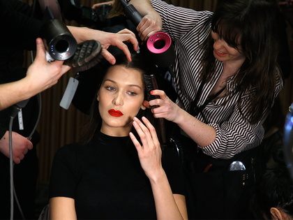Traumhaare: Diese Styling-Tools sorgen blitzschnell für einen Red-Carpet-Look - Die Lieblingsprodukte von Adriana Lima, Bella Hadid und Co.