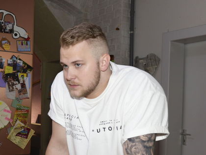 Balkonsturz bei GZSZ-Star Felix van Deventer: Fast gelähmt! - Der Serienliebling sitzt nun im Rollstuhl