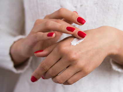 Anti-Aging: Das ist die perfekte Handcreme für Frauen ab 40 - So klappt's mit seidig-zarter Haut