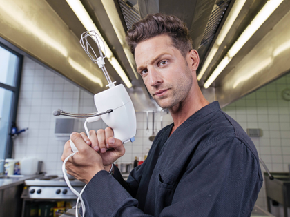 Alexander Kumptner räumt mit Ernährungsmythen auf - "Gesund, schlank und fit dank Intervallfasten und Work-out"