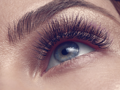 Schöne Wimpern: Diese Mascara ersetzt ein Serum - Extra Pflege-Booster dank Rizinusöl