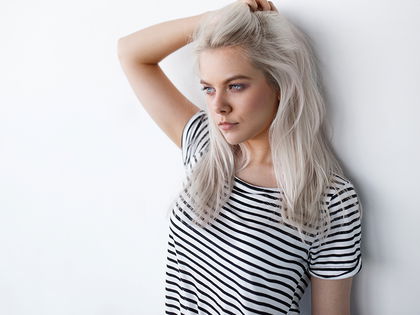 Blonde Haare: Dieses Silbershampoo aus der Drogerie hilft in Minuten - Sag deinem Gelbstich Adieu!