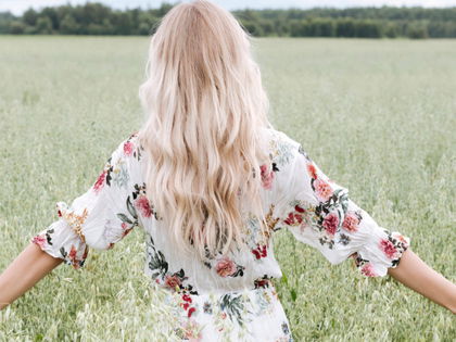 Blonde Haare: Mit diesem Spray wirst du deinen Gelbstich in Sekunden los - Das "Pastell Spray" rettet deinen Blondton