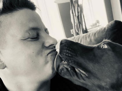 Kerstin Ott: Traurige Geschichte - Warum Labrador Jakob ihr Leben auf den Kopf stellt