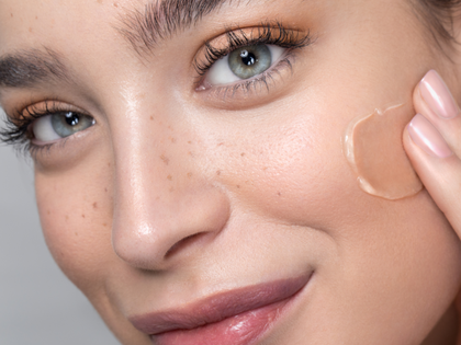 Diese Drogerie-Creme ist der beste Primer für trockene Haut - Darum eignet sich die "Skin Food" von Weleda perfekt unter dem Make-up