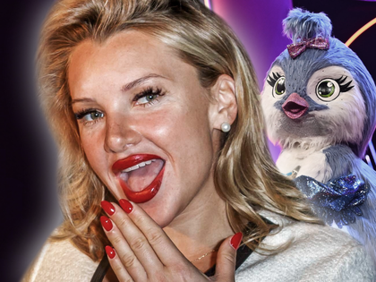 "The Masked Singer"-Enthüllung: Ist Evelyn Burdecki dabei? - Auch 2021 steht die TV-Blondine wieder hoch im Kurs