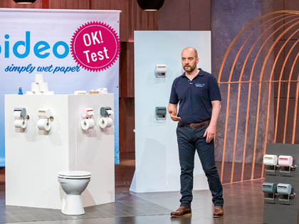 "Die Höhle der Löwen": Lohnt sich die Feuchttuch-Alternative bideo? - OKmag.de hat die innovative Toilettenpapierhalterung getestet