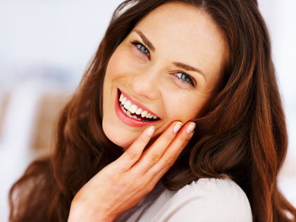 Anti-Aging: Auf dieses Drogerie-Peeling schwören Frauen ab 40 - Porentiefe Reinigung für den ultimativen Glow