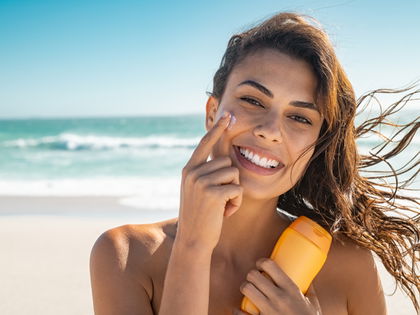 Anti-Aging: Diese Drogerie-Sonnencreme ist ein Falten-Killer - Bekämpft sämtliche Anzeichen der Hautalterung