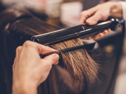 Schöne Haare: Dieses 20-Euro-Glätteisen zaubert ein Salon-Ergebnis - "Kann definitiv mit ghd mithalten"