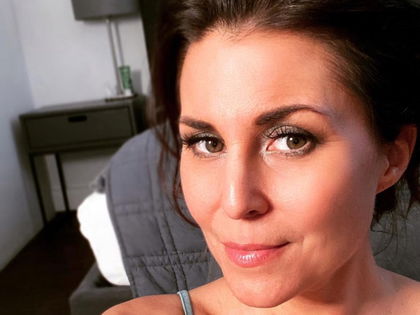 Vanessa Blumhagen: Oben ohne! Sie zeigt sich sexy wie nie - Der "Frühstücksfernsehen"-Star lässt die Hüllen fallen