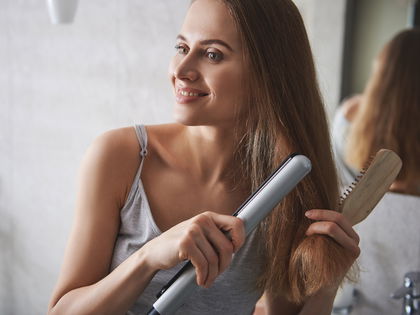Glätteisen für nasses Haar: Diese Styling-Tools sind wahre Allrounder