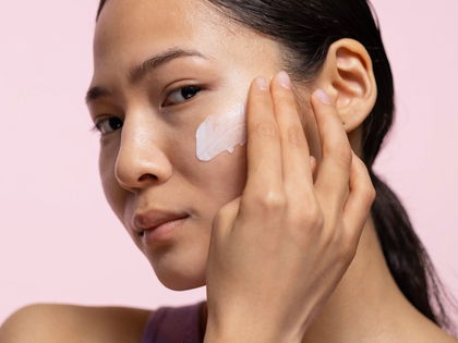 Make-up-Trend 2022: Dieser günstige Drogerie-Primer geht im Netz durch die Decke - "Keiner hat meine Poren so perfekt minimiert, wie dieser"