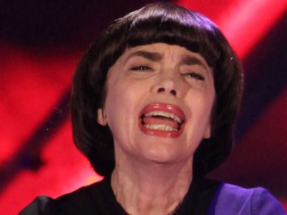 Mireille Mathieu: Belogen und betrogen - "Ich fiel in ein tiefes Loch"