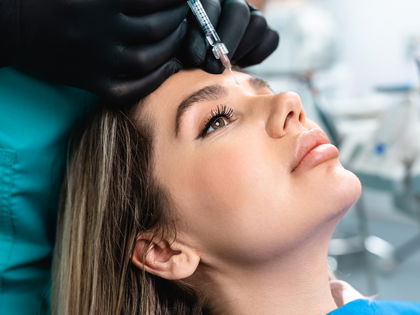 Anti-Aging: DIESES Drogerie-Serum ist DIE Alternative zu einem Hyaluron-Filler