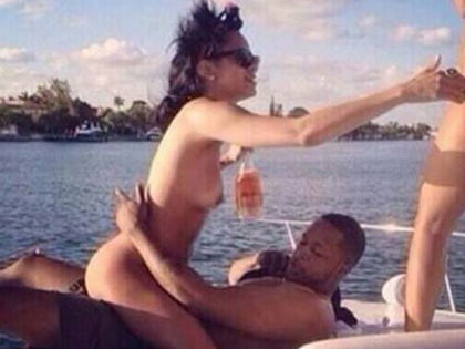 Rihannas Nacktfoto-Skandal - Ist sie das wirklich? - Fehlende Tattoos der hüllenlosen Frau sprechen für eine Doppelgängerin