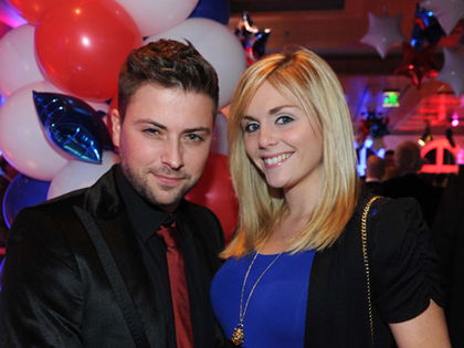 'GZSZ'-Star Felix von Jascheroff ist Vater geworden - Seine Freundin Lisa Steiner brachte einen gesunden Jungen zur Welt