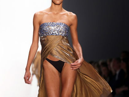 Rebecca Mir - Sexy Höschen-Blitzer auf Fashion Week Berlin - Die ehemalige 'GNTM'-Kandidatin erobert erneut den Laufsteg in der Hauptstadt