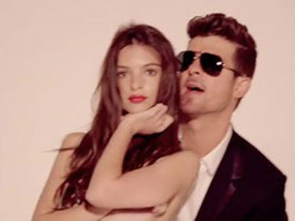 Wer sind die nackten Models aus Robin Thickes Video? - Auch durch sie wurde der Hit 'Blurred Lines' weltbekannt!