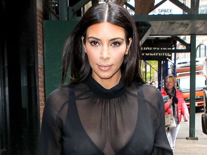 OMG! Kim Kardashian - Nippel-Alarm in durchsichtiger Bluse - Das TV-Starlet und Kanye West sind noch nicht verheiratet
