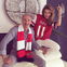 Mandy Capristo & ihr Papa bejubeln Mesut Özils Comeback - Vater Vittorio mit seiner Tochter in Arsenal-London-Kluft