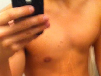 Kinderstar Dylan Sprouse - Weitere Nackt-Bilder aufgetaucht - Er zieht erneut blank!