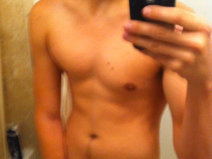 Kinderstar Dylan Sprouse nackt - Auf Twitter zieht er blank - Er findet die Nacktbilder nicht falsch