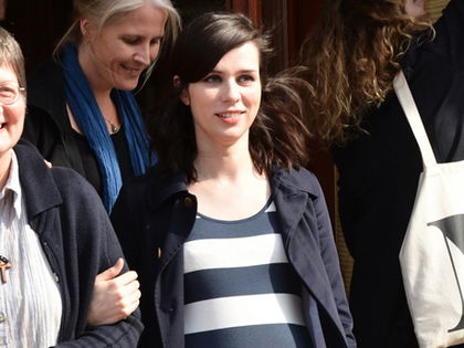 Nora Tschirner zeigt zum ersten Mal ihren Babybauch - Jetzt kann jeder ihr Glück sehen