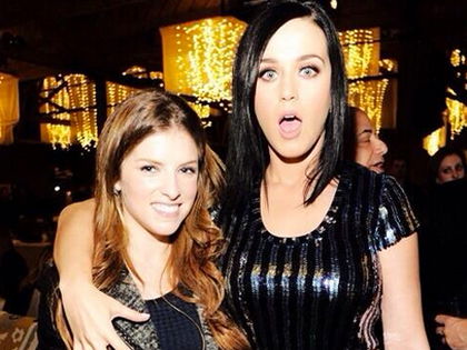 Katy Perry begrabscht Anna Kendricks Brüste - I touched a girl and I liked it!