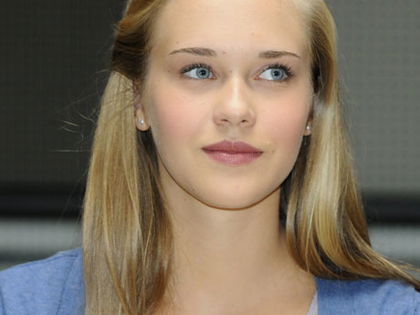 Nadine Kösters -Wer ist die Tatort-Mörderin mit Engelsaugen? - Die 19-Jährige überzeugte als böse Prinzessin - so tickt sie privat!