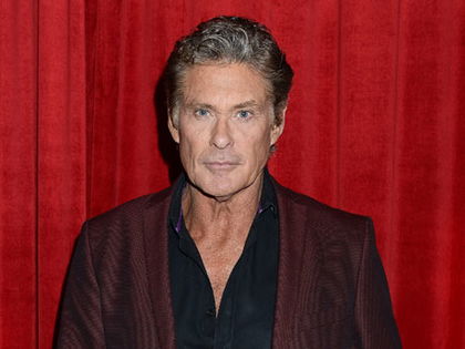 David Hasselhoff bestätigt via Twitter seinen Tod - Der Schauspieler hatte angeblich einen Snowboard-Unfall 