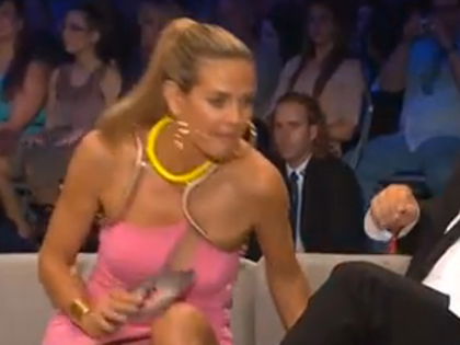 Heidi Klum - Höschen-Blitzer beim 'GNTM'-Finale - Das passte doch hinten und vorne nicht