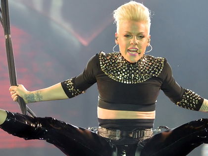 Pink - 'Ich sollte eigentlich lesbisch sein' - Homophobe wettern gegen die Sängerin