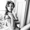 Bond-Girl Bérénice Marlohe - Heißer Strip in der 'FHM' - Die Französin ist eine der heißesten Frauen, die je das Filmbett mit 007 teilten