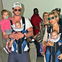 Babys an Bord - Chris Hemsworth & Elsa zeigen ihre Zwillinge - Mit Kind und Kegel am Flughafen