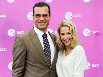 Alexandra Neldel und Kai Schumann als die Guttenbergs - Sie spielen in einer Satire mit