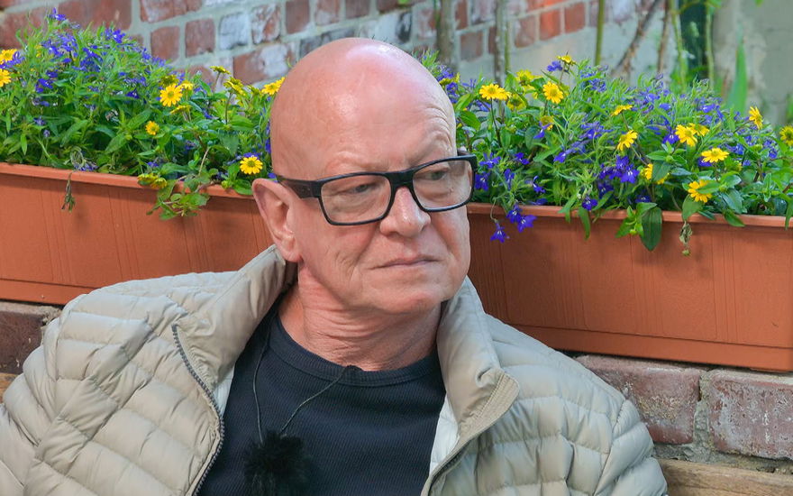 Michael Naseband guckt angespannt