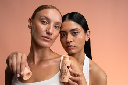 In wenigen Sekunden: Dieser neue Drogerie-Toner zaubert echten "Glass Skin"-Glow