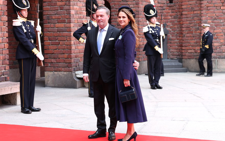 Prinzessin Madeleine von Schweden und ihr Ehemann Chris O'Neill Arm in Arm