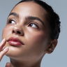 Wimpern-Booster ohne Hormone: Dieses neue Wimpernserum setzt auf sanfte Peptid-Power