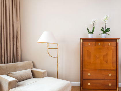 Die moderne Kommode im Star-Look: Wie praktische Hochkommoden für Ordnung im Schlafzimmer sorgen